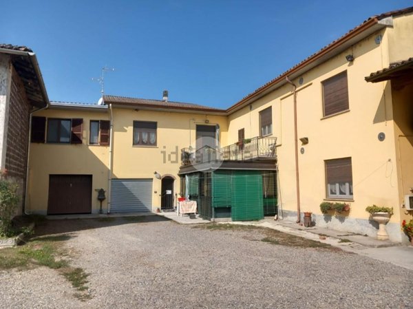 casa indipendente in vendita ad Arena Po in zona Zappellone