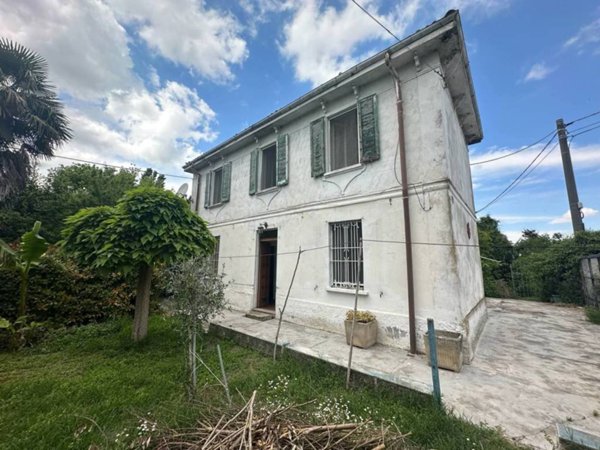 casa indipendente in vendita ad Arena Po