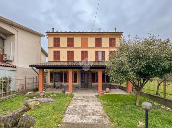 casa indipendente in vendita ad Arena Po in zona Ripaldina