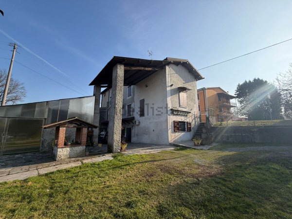 casa indipendente in vendita ad Arena Po in zona Ripaldina