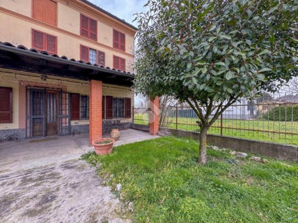 casa indipendente in vendita ad Arena Po in zona Ripaldina
