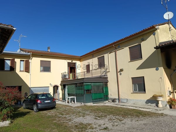appartamento in vendita ad Arena Po in zona Zappellone
