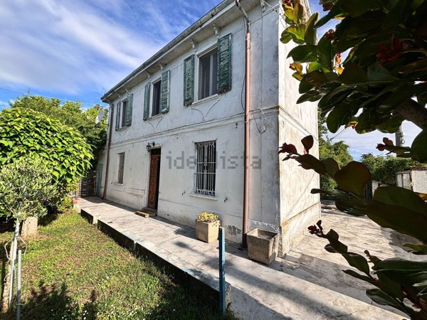 casa indipendente in vendita ad Arena Po