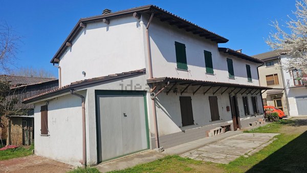 casa indipendente in vendita ad Arena Po in zona Ripaldina