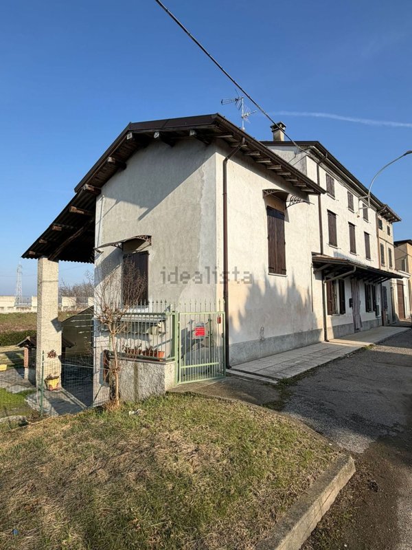 casa indipendente in vendita ad Arena Po in zona Ripaldina