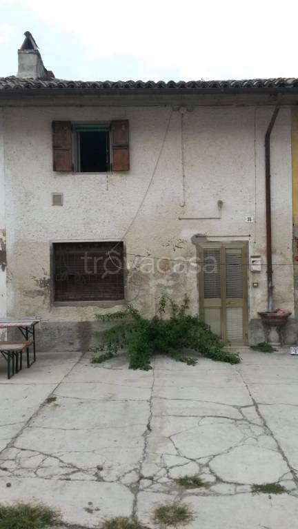 casa indipendente in vendita ad Arena Po in zona Fornace