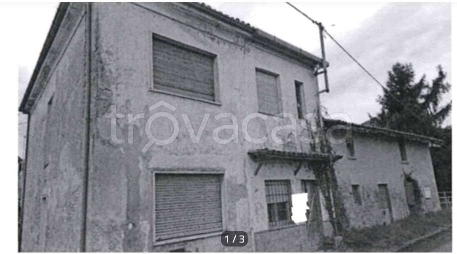 casa indipendente in vendita ad Arena Po in zona Fornace
