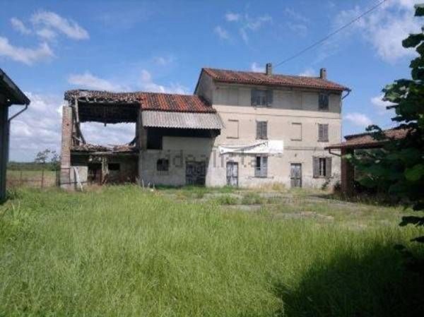 esavano in vendita a Badia Pavese