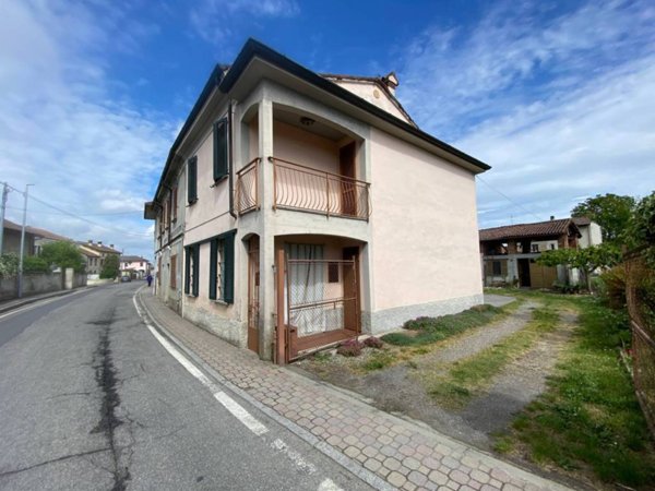 casa indipendente in vendita a Badia Pavese