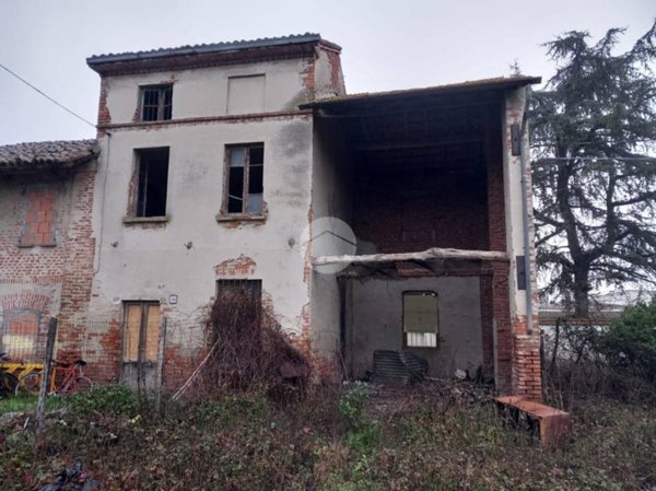 casa indipendente in vendita a Badia Pavese