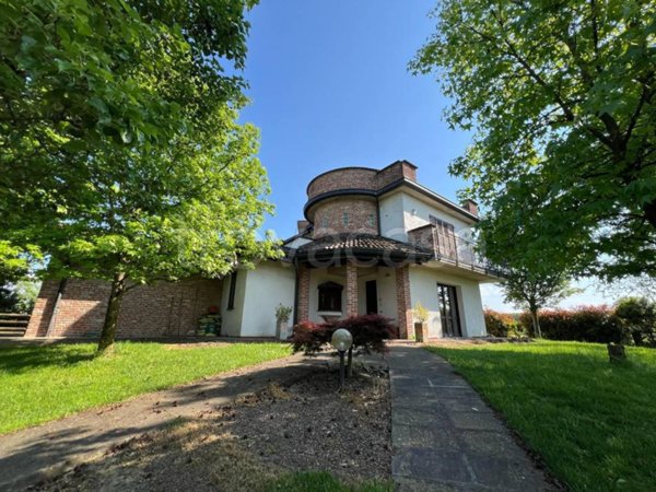 casa indipendente in vendita a Badia Pavese