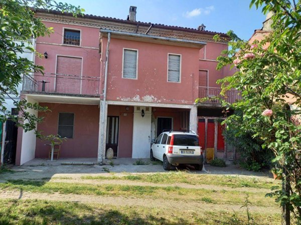 casa indipendente in vendita a Badia Pavese