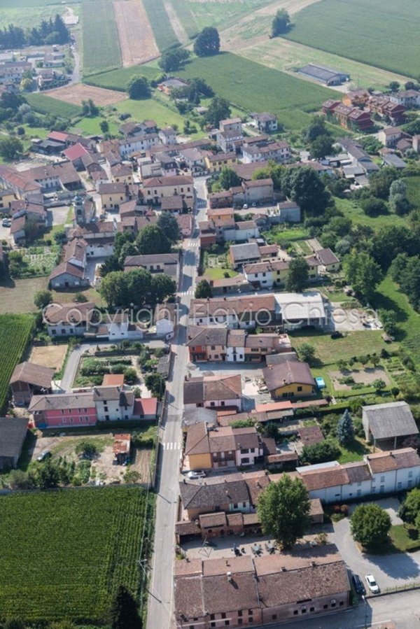 casa indipendente in vendita a Badia Pavese