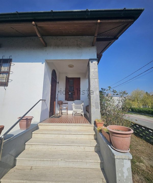 casa indipendente in vendita a Badia Pavese