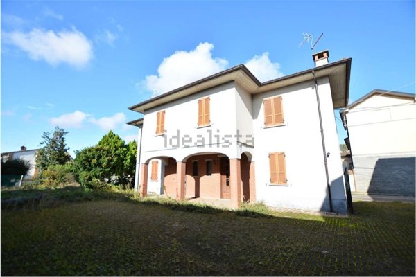 casa indipendente in vendita a Badia Pavese