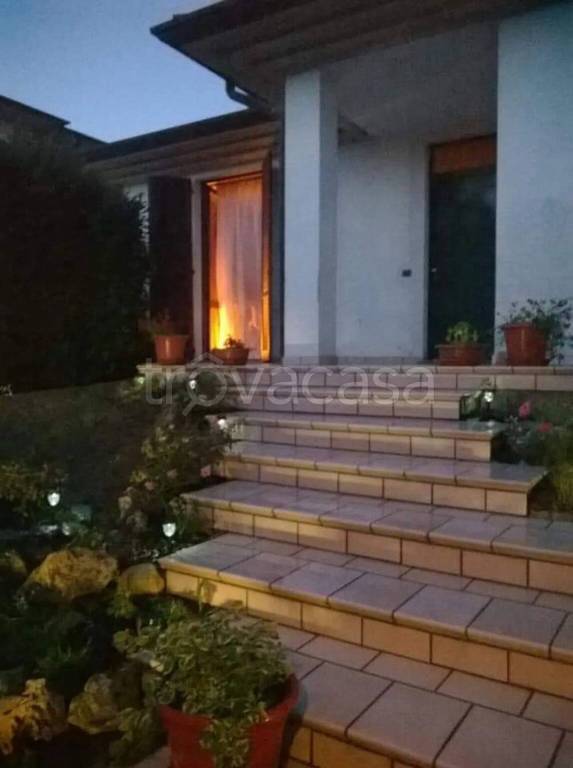 casa indipendente in vendita a Bagnaria in zona Ponte Crenna