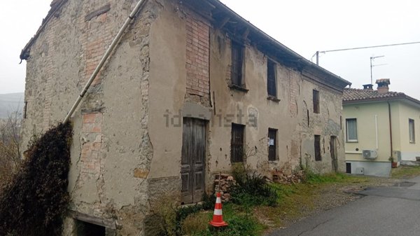 esavano in vendita a Bagnaria in zona Livelli