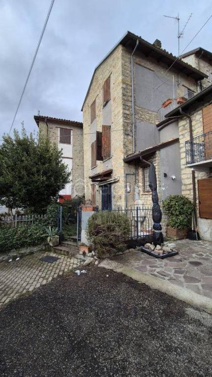 casa indipendente in vendita a Bagnaria in zona Livelli
