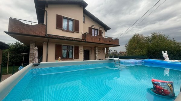 casa indipendente in vendita a Barbianello