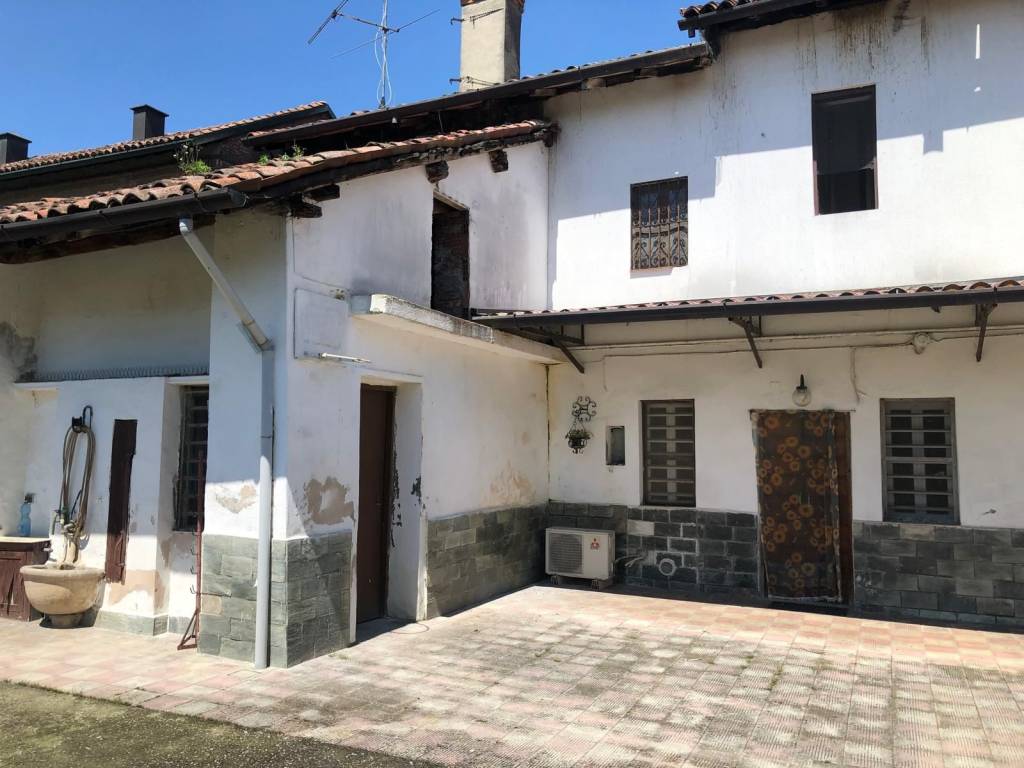 casa indipendente in vendita a Bascapè