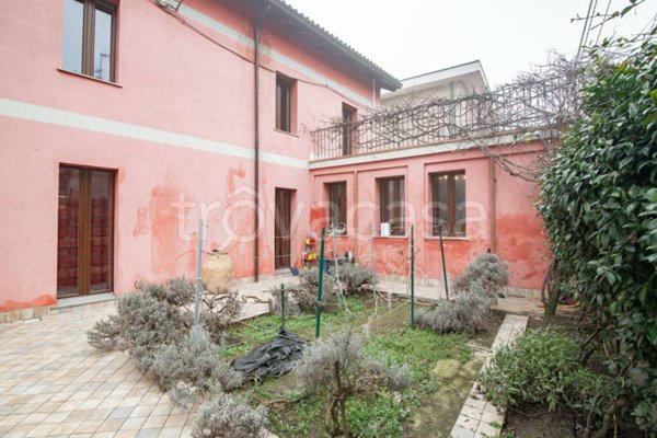 casa indipendente in vendita a Bascapè