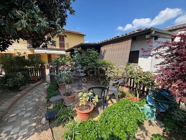 casa indipendente in vendita a Bascapè