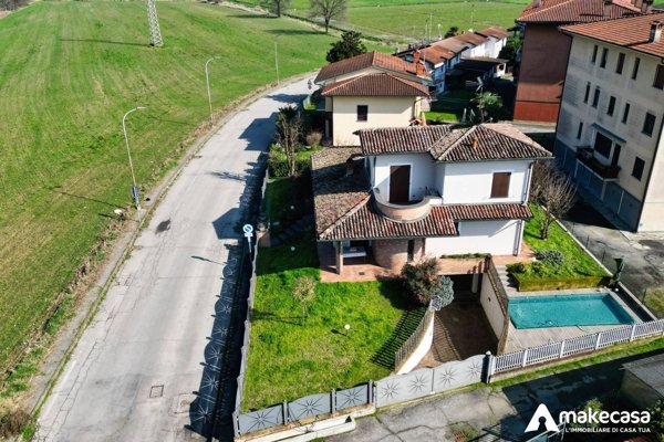 casa indipendente in vendita a Bascapè