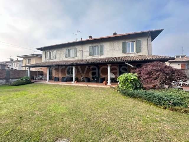 casa indipendente in vendita a Bascapè