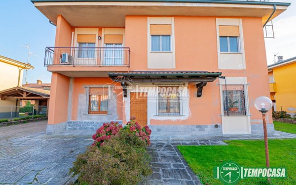 casa indipendente in vendita a Bascapè