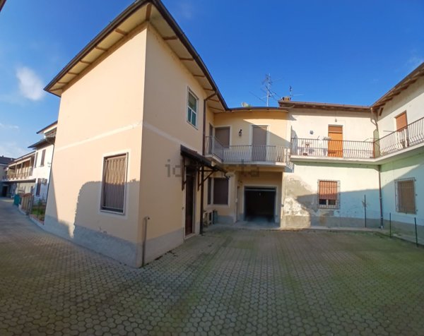 casa semindipendente in vendita a Bascapè