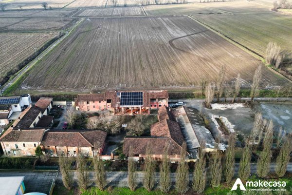 casa indipendente in vendita a Bascapè in zona Beccalzù
