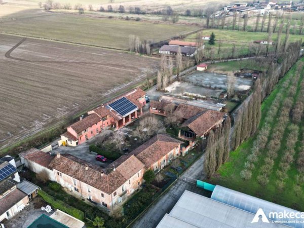 casa indipendente in vendita a Bascapè in zona Beccalzù