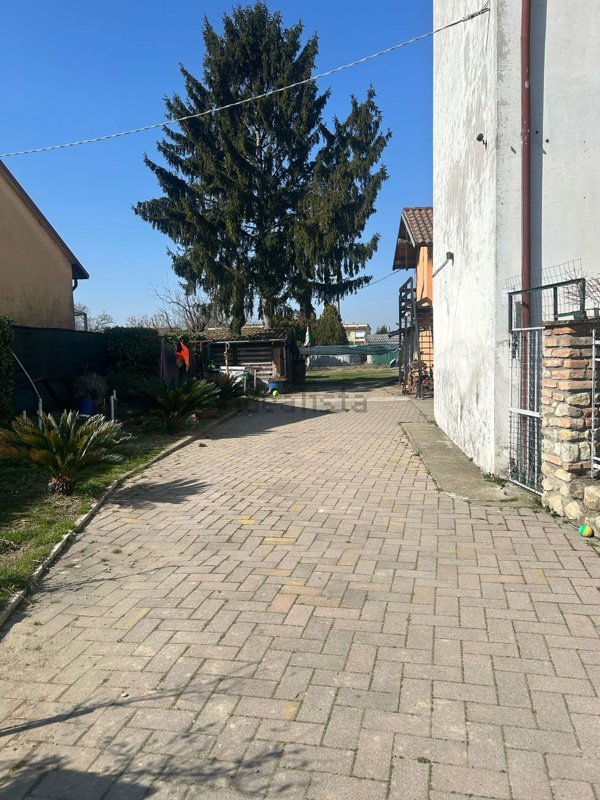 casa indipendente in vendita a Bastida Pancarana