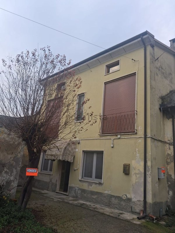 casa indipendente in vendita a Bastida Pancarana