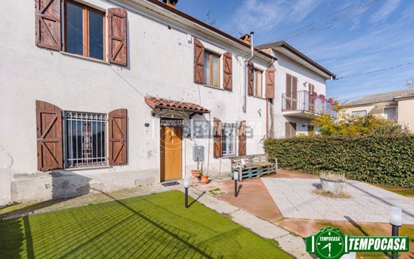 casa indipendente in vendita a Bastida Pancarana