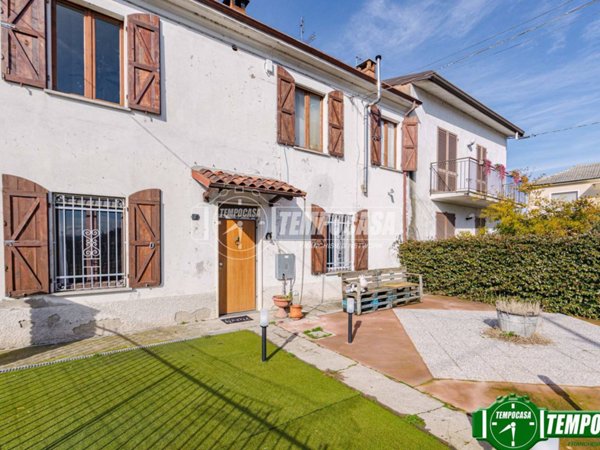 casa indipendente in vendita a Bastida Pancarana