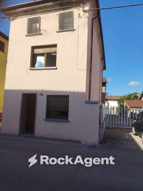 casa indipendente in vendita a Bastida Pancarana