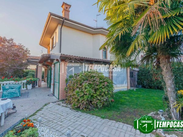 casa indipendente in vendita a Battuda