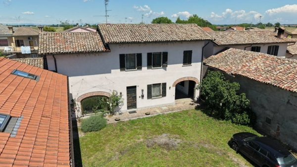 casa indipendente in vendita a Battuda in zona Torradello