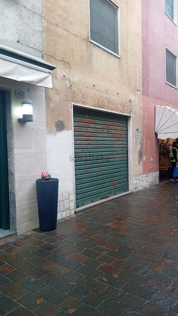 negozio in vendita a Belgioioso
