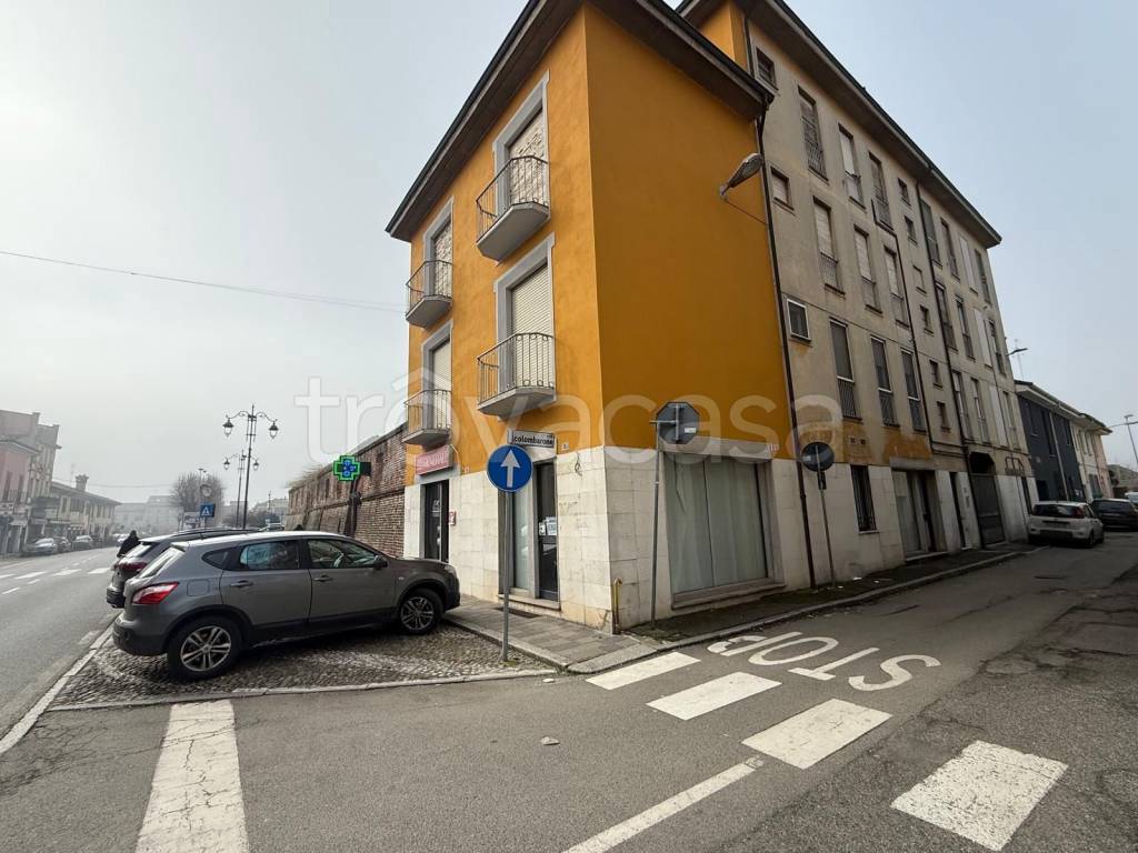 negozio in vendita a Belgioioso