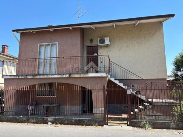 casa indipendente in vendita a Belgioioso in zona Santa Margherita