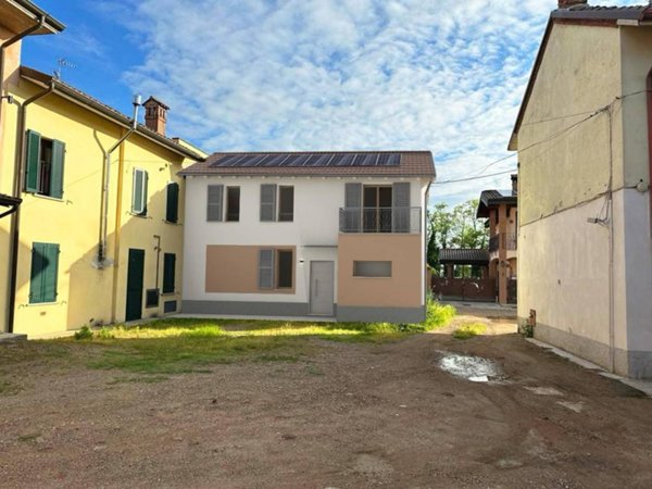 casa indipendente in vendita a Bereguardo