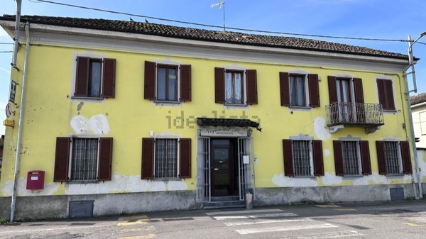 negozio in vendita a Bereguardo