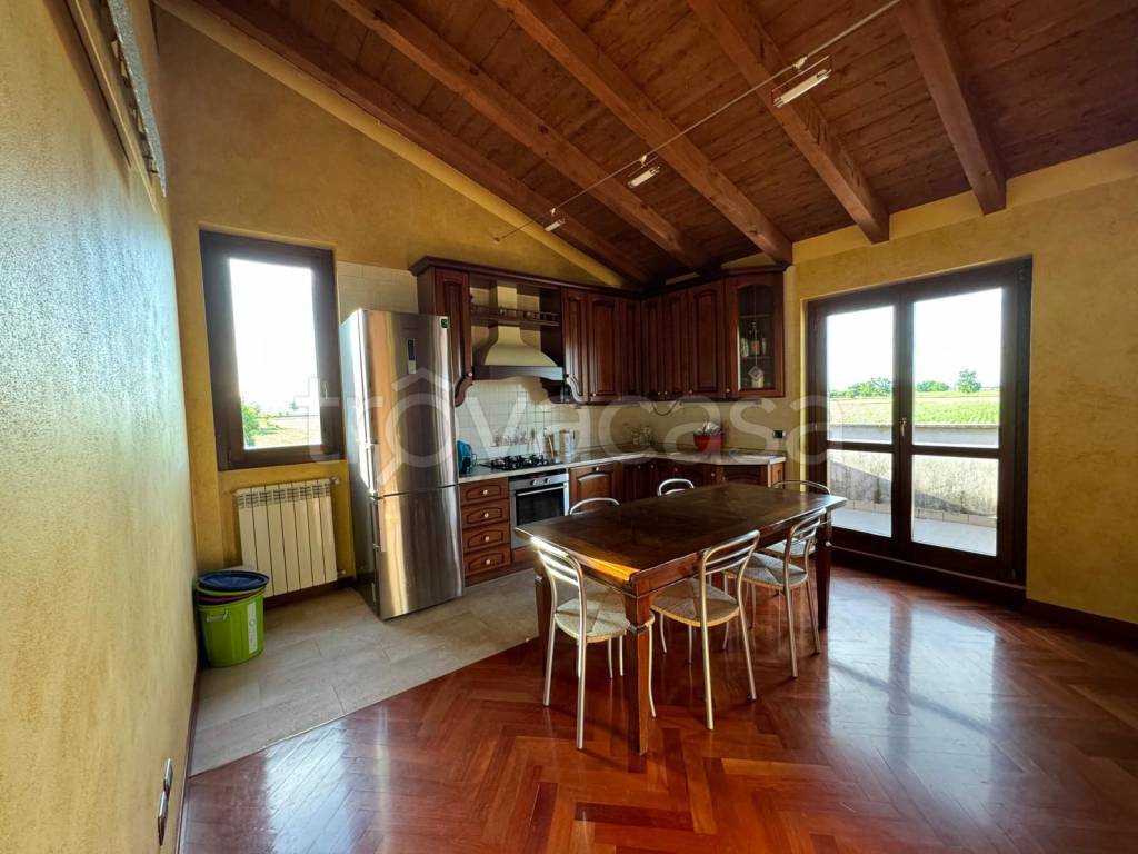 casa indipendente in vendita a Bereguardo