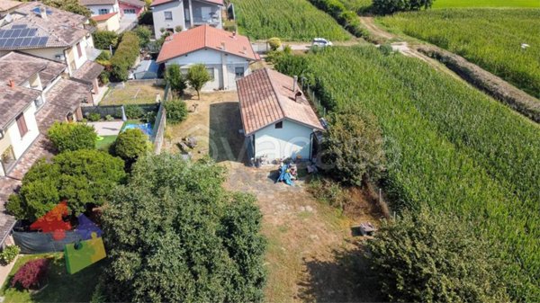 casa indipendente in vendita a Bereguardo in zona Frutteto