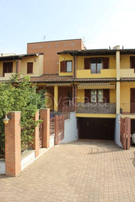 casa indipendente in vendita a Bereguardo in zona Villette