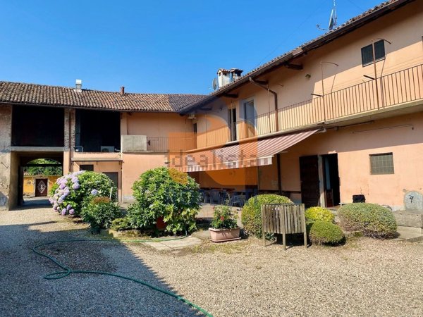 appartamento in vendita a Bereguardo in zona Zelata