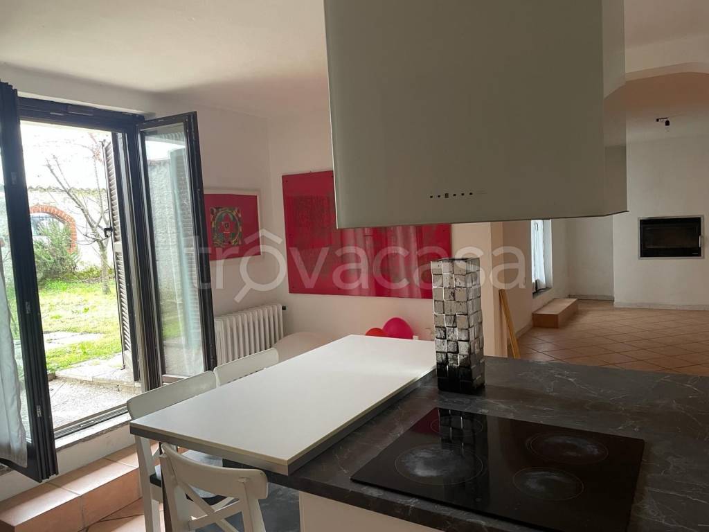 casa indipendente in vendita a Bereguardo in zona Frutteto