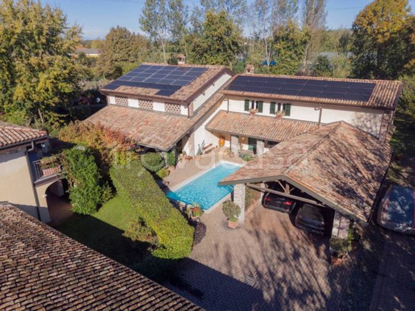 casa indipendente in vendita a Bereguardo